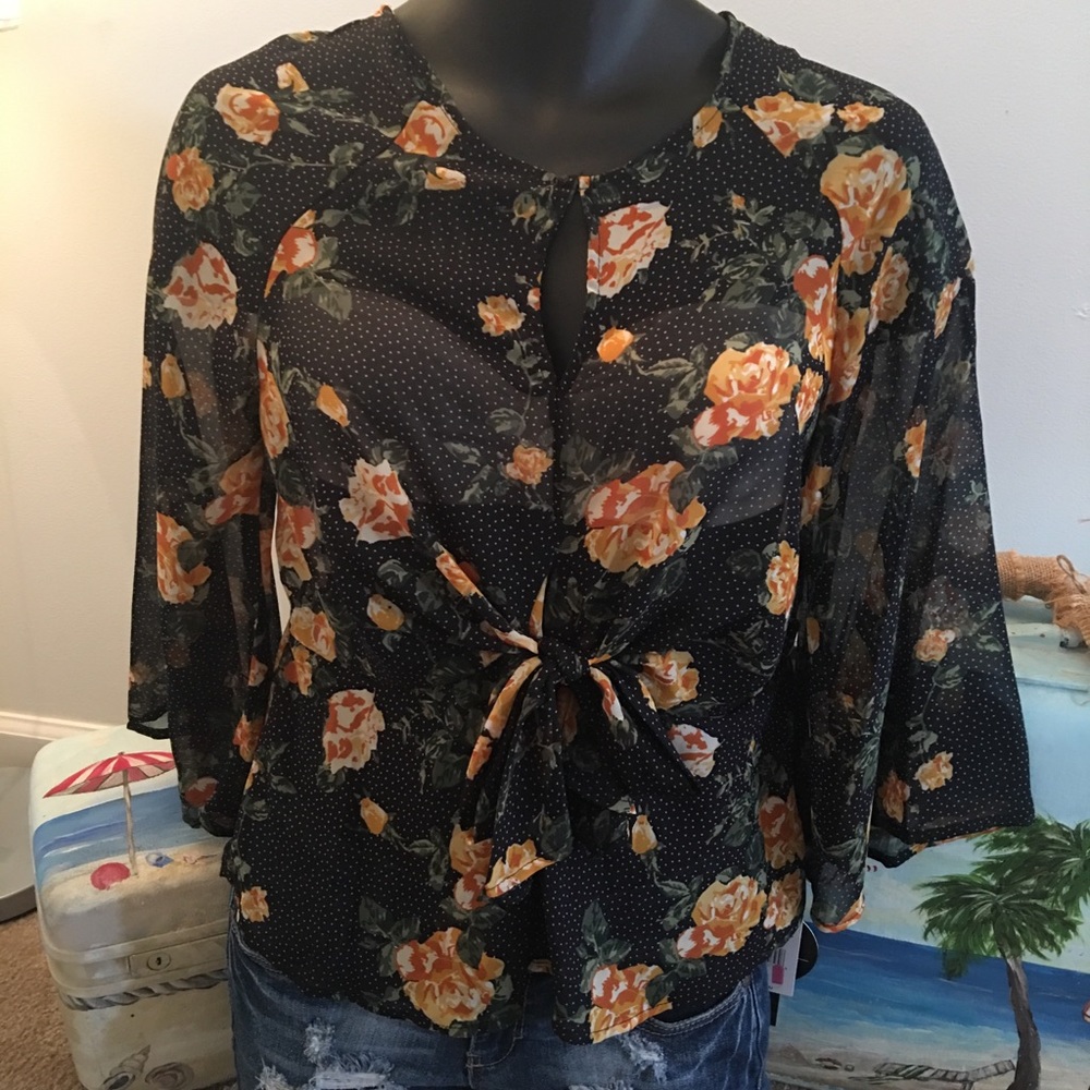 ALMOST FAMOUS TOP NWT SZ SMALL